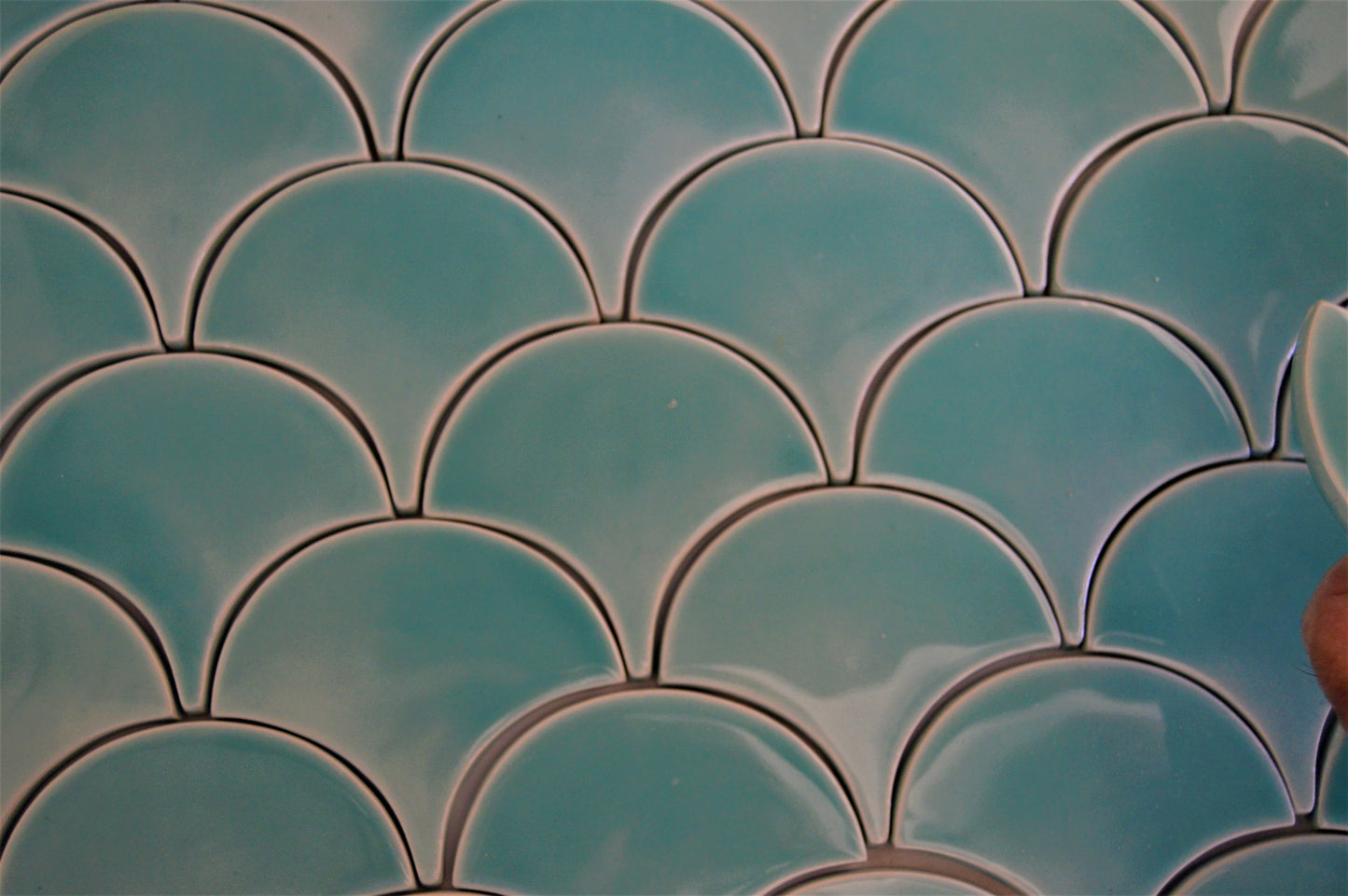 Azulejo cerámico con forma de escamas de pez (caja de 1/2 m²)