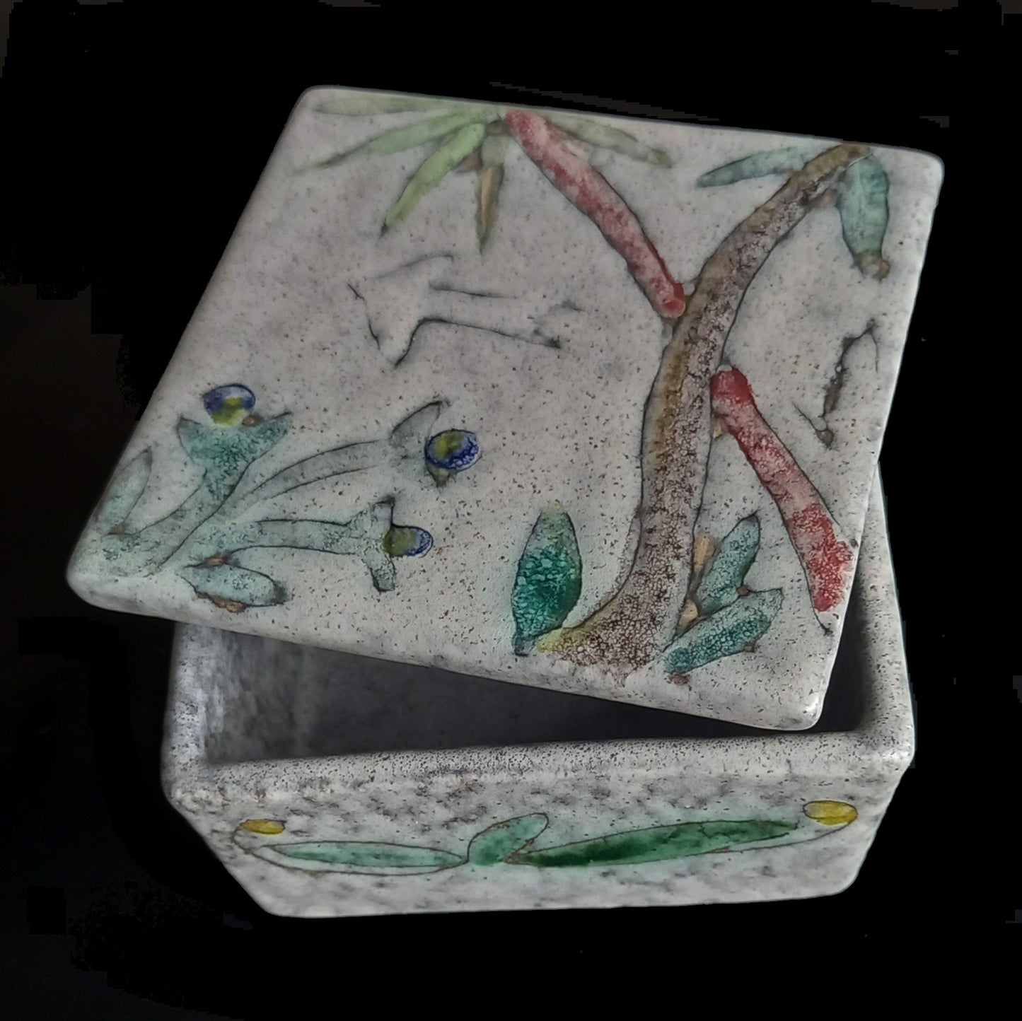 Ceramic Box w/hand painted lid